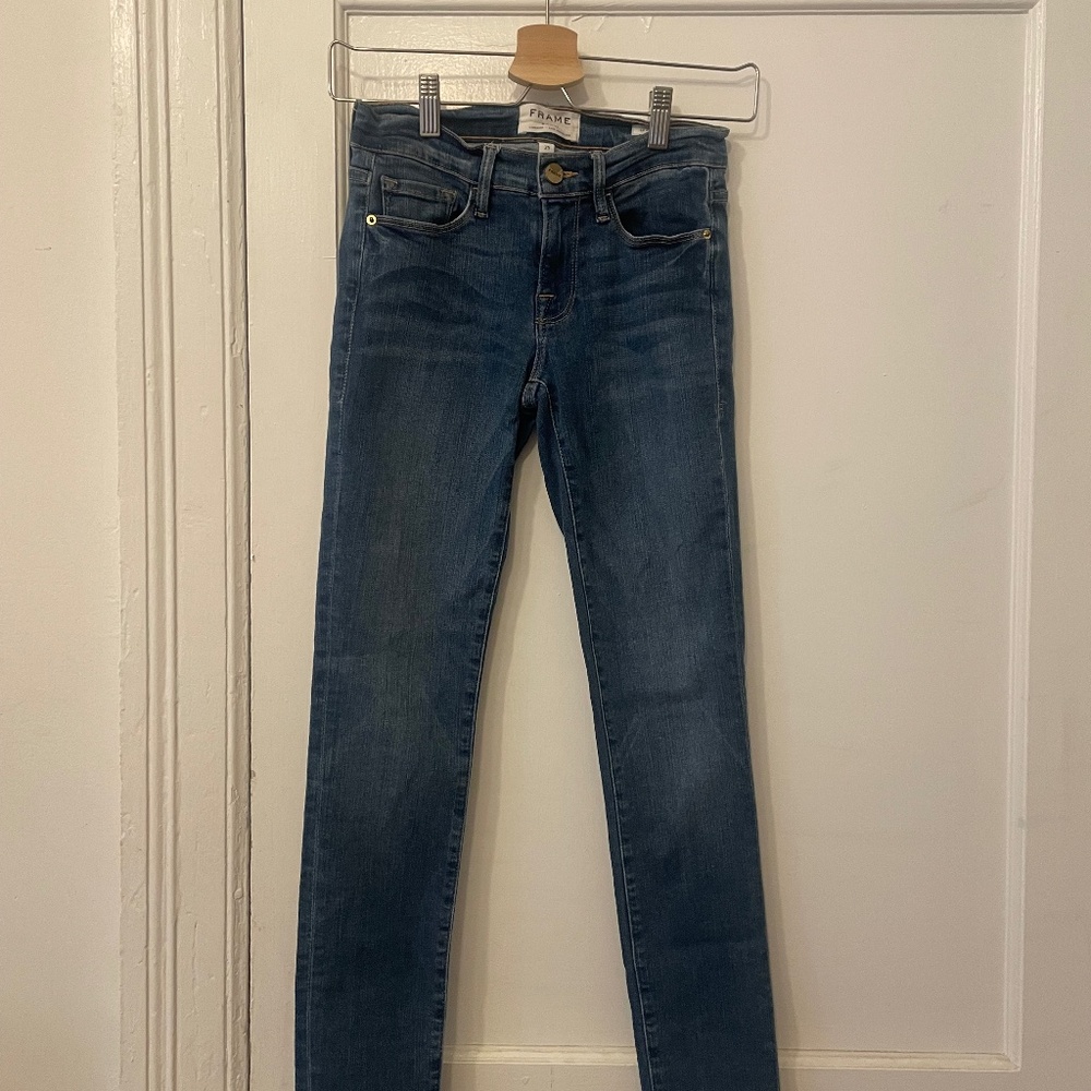 FRAME Classic Le Skinny de Jeanne